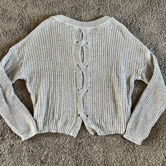 Crop top sweater with open back - Picture 2 of 3